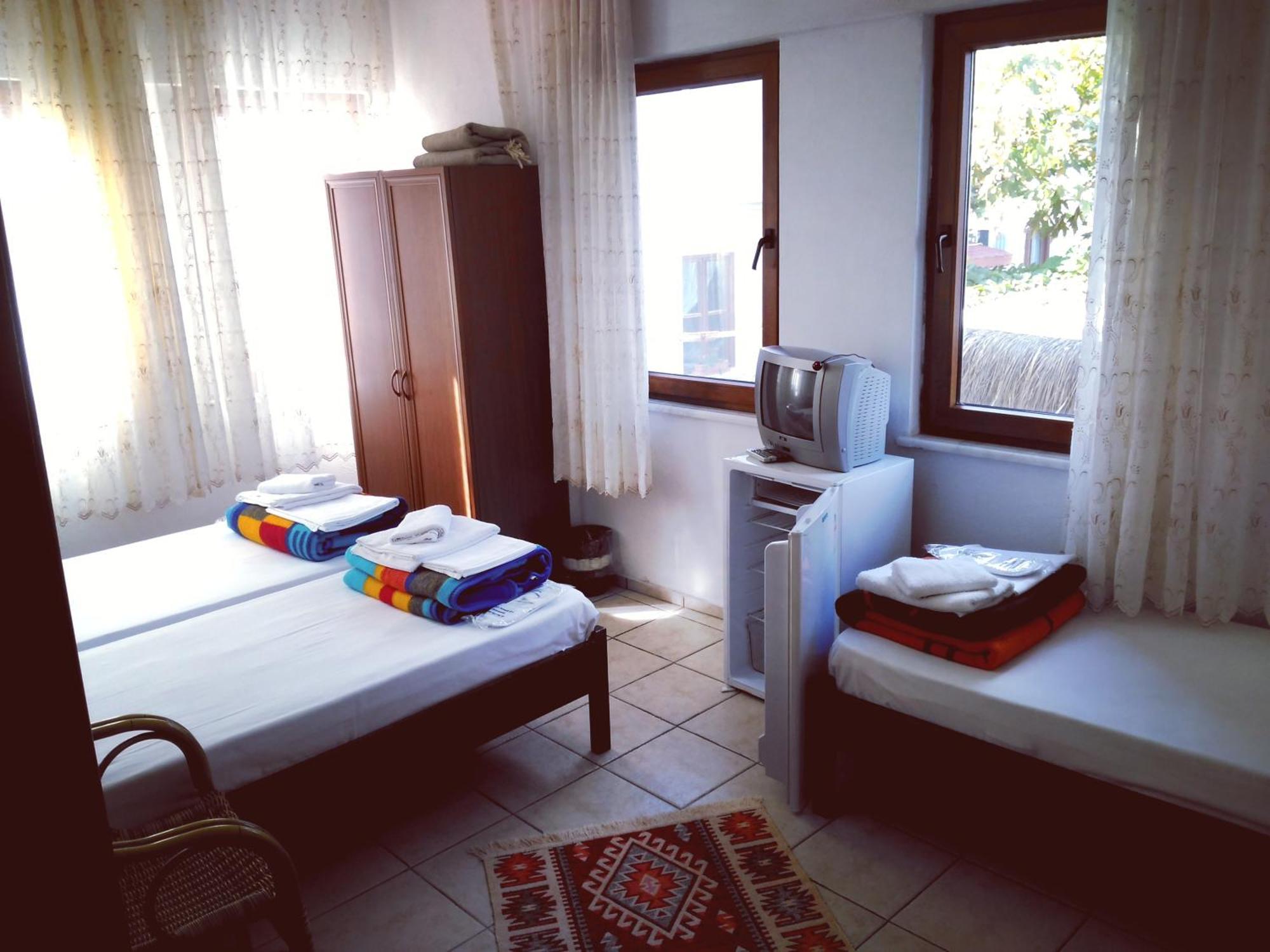 Adali Guest House Bozcaada Quarto foto